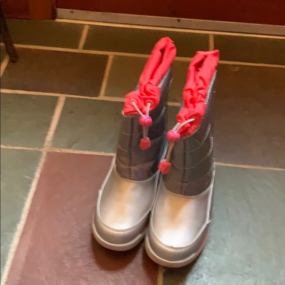 Girls snow boots
